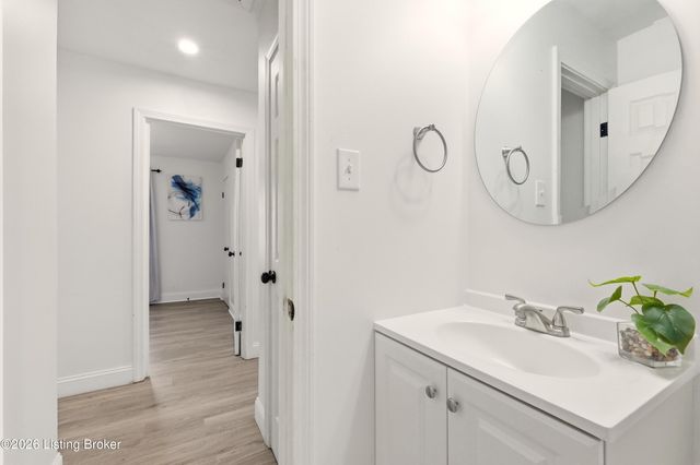 4319 Lynnview Dr, Louisville, KY 40216