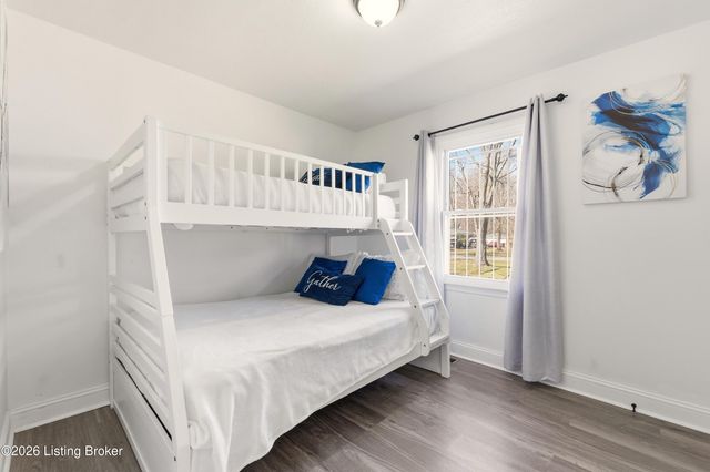 4319 Lynnview Dr, Louisville, KY 40216