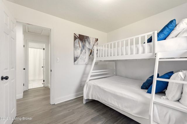 4319 Lynnview Dr, Louisville, KY 40216