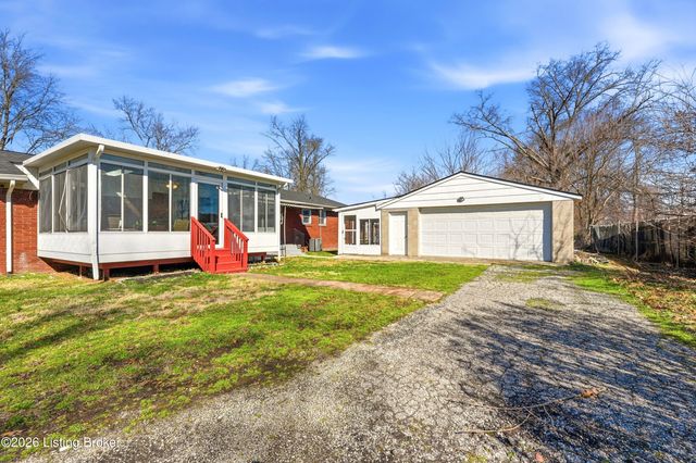 4319 Lynnview Dr, Louisville, KY 40216