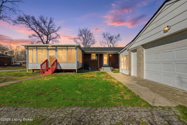 4319 Lynnview Dr, Louisville, KY 40216