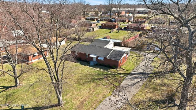 4319 Lynnview Dr, Louisville, KY 40216