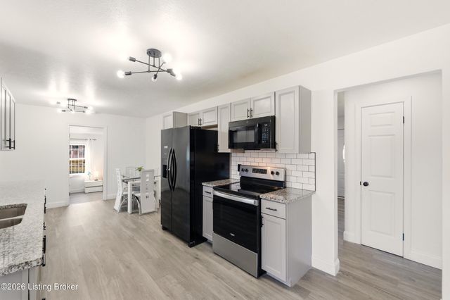 4319 Lynnview Dr, Louisville, KY 40216