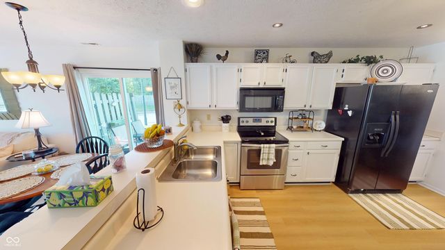 9979 Waterside Drive, Noblesville, IN 46060