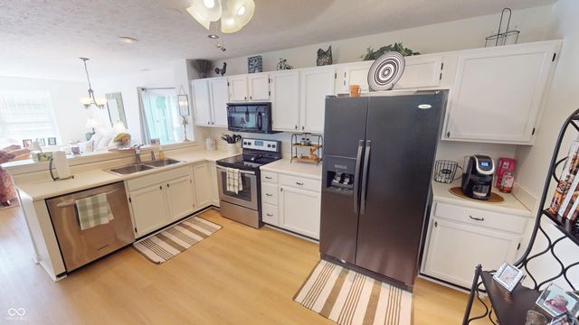 9979 Waterside Drive, Noblesville, IN 46060