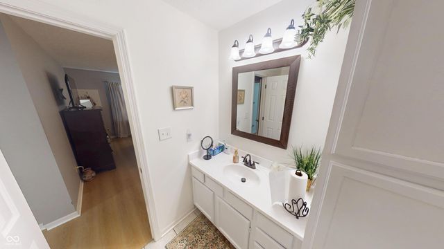 9979 Waterside Drive, Noblesville, IN 46060