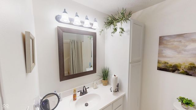 9979 Waterside Drive, Noblesville, IN 46060