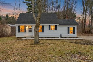 3981 Pine Grove Avenue, Fort Gratiot, MI 48059