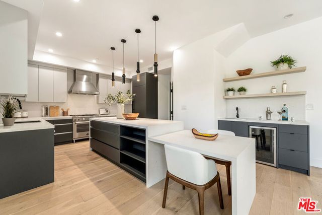 350 Mount Carmel Dr, Glendale, CA 91206