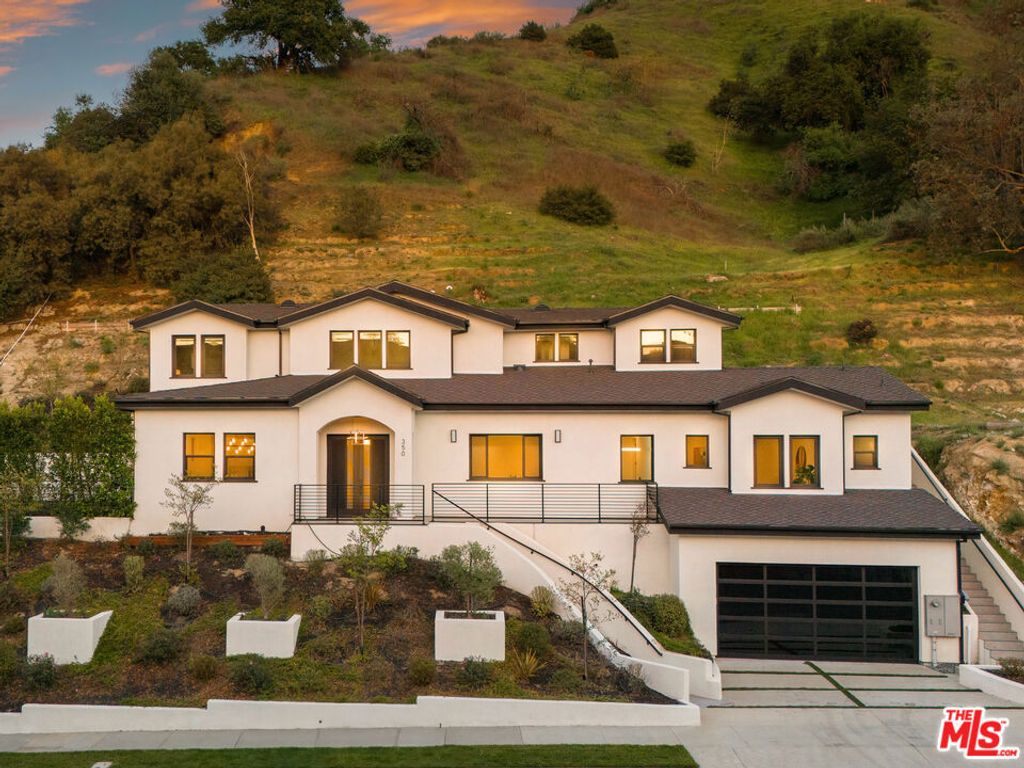 Image 26 of property listing at 350 Mount Carmel Dr, Glendale, CA 91206