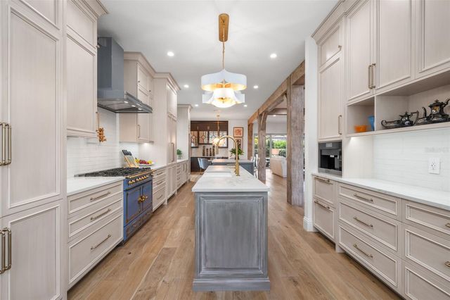 1915 CLEMATIS STREET, Sarasota, FL 34239