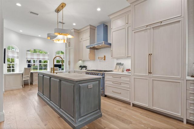 1915 CLEMATIS STREET, Sarasota, FL 34239