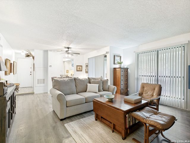 11843 Braesview Apt 716, San Antonio, TX 78213