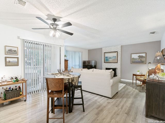 11843 Braesview Apt 716, San Antonio, TX 78213