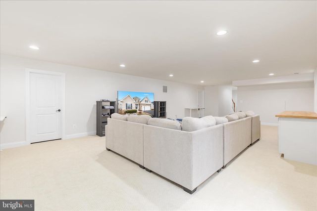 122 BUCCANEER CT, Stephenson, VA 22656