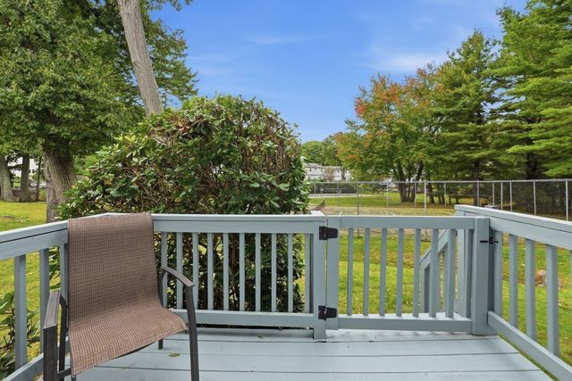 270 Sunderland Rd 45, Worcester, MA 01604