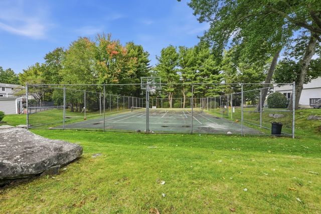 270 Sunderland Rd 45, Worcester, MA 01604