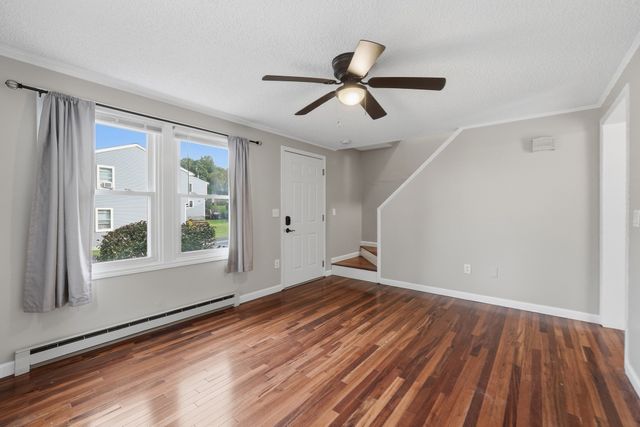 270 Sunderland Rd 45, Worcester, MA 01604