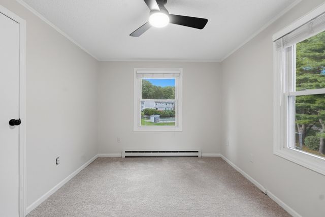 270 Sunderland Rd 45, Worcester, MA 01604