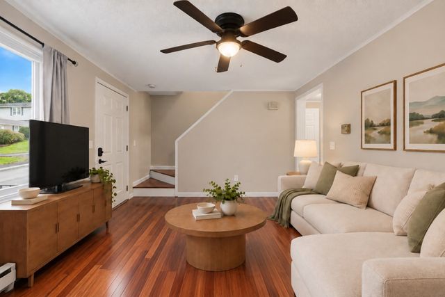 270 Sunderland Rd 45, Worcester, MA 01604