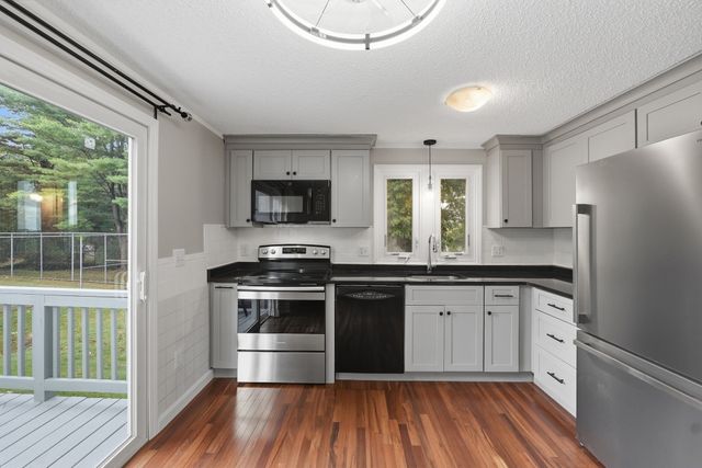 270 Sunderland Rd 45, Worcester, MA 01604