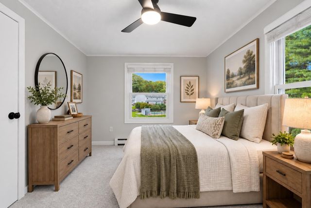 270 Sunderland Rd 45, Worcester, MA 01604