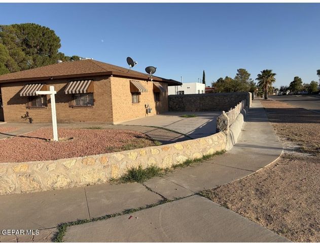 144 S Little Flower Road, El Paso, TX 79915