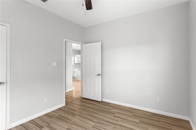 930 Redwood Ave, Rockport, TX 78382