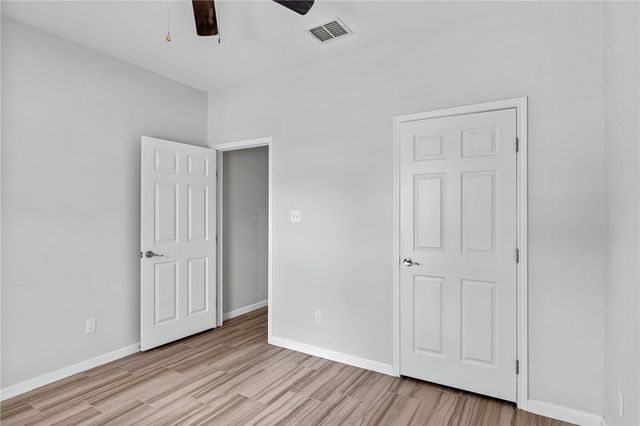 930 Redwood Ave, Rockport, TX 78382