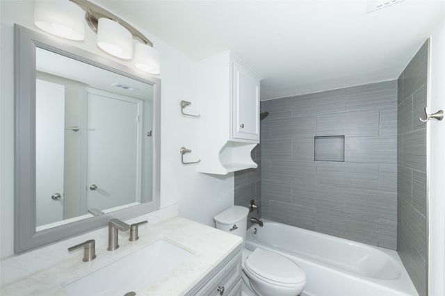 7303 Whispering Creek CIR A & B, Austin, TX 78736