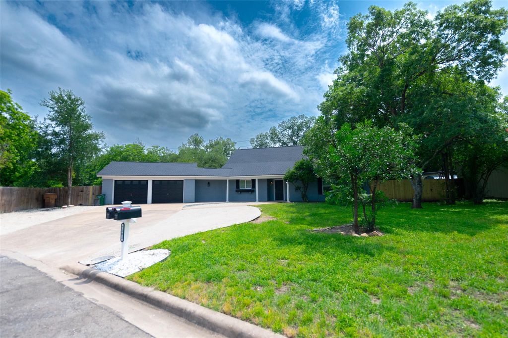 7303 Whispering Creek CIR A & B, Austin, TX 78736