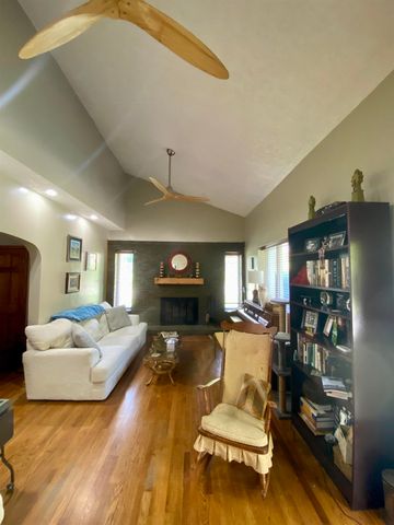 1666 Glenway Lane, Huntington, WV 25701