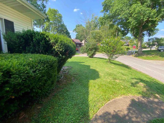 1666 Glenway Lane, Huntington, WV 25701