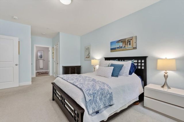 2 Longwood Lane 204, Hanover, MA 02339