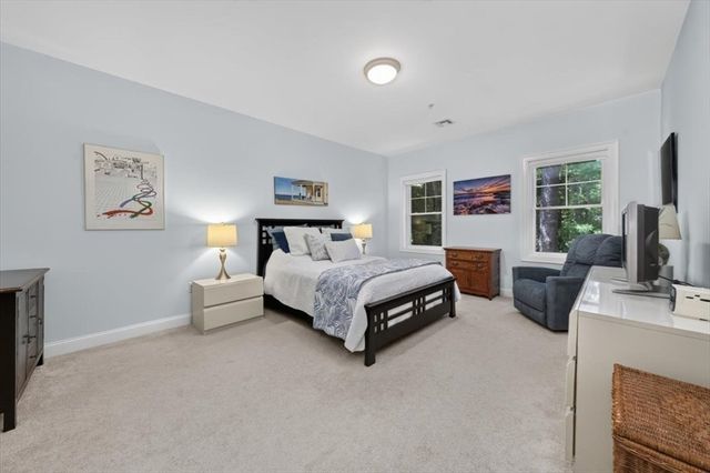 2 Longwood Lane 204, Hanover, MA 02339