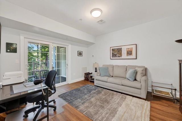 2 Longwood Lane 204, Hanover, MA 02339