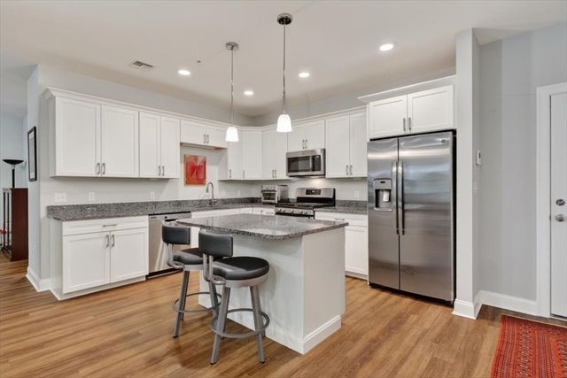 2 Longwood Lane 204, Hanover, MA 02339