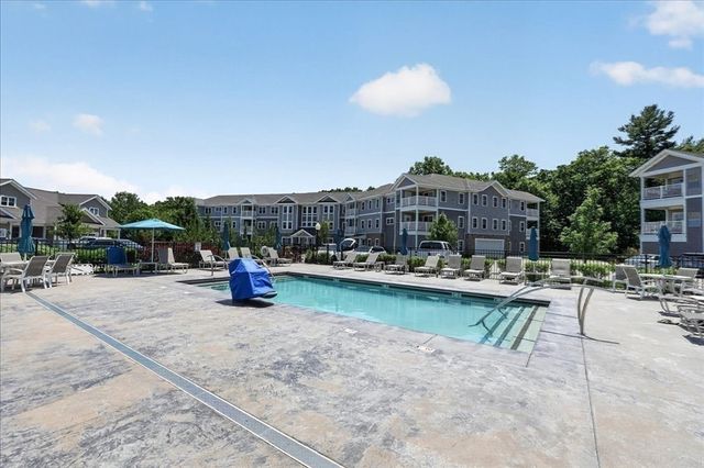 2 Longwood Lane 204, Hanover, MA 02339