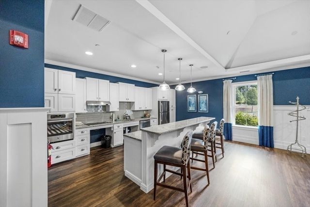 2 Longwood Lane 204, Hanover, MA 02339