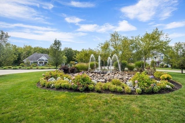 2 Longwood Lane 204, Hanover, MA 02339