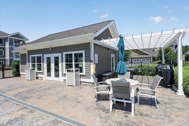 2 Longwood Lane 204, Hanover, MA 02339