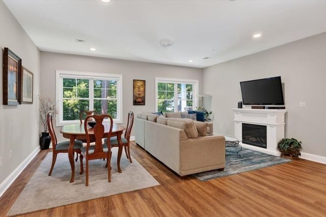 2 Longwood Lane 204, Hanover, MA 02339
