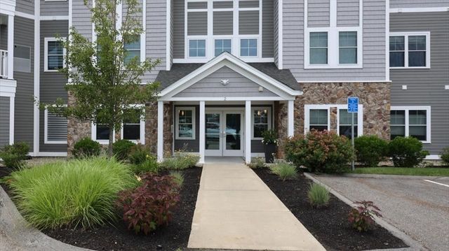 2 Longwood Lane 204, Hanover, MA 02339
