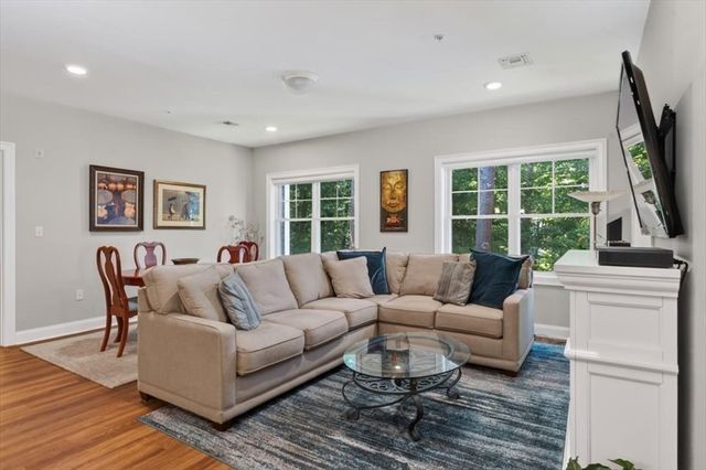 2 Longwood Lane 204, Hanover, MA 02339