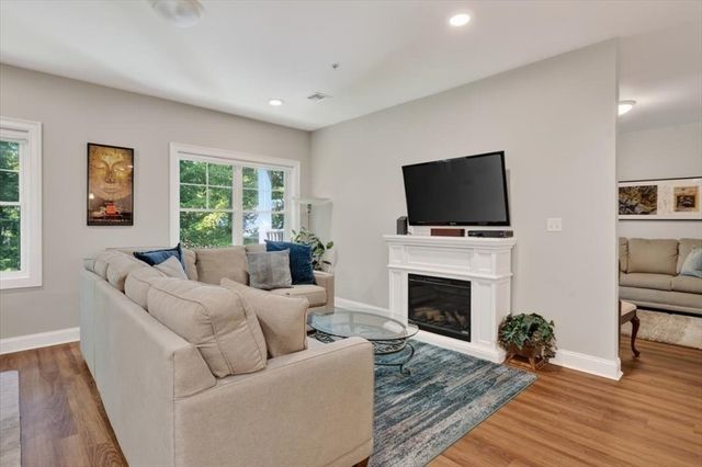 2 Longwood Lane 204, Hanover, MA 02339