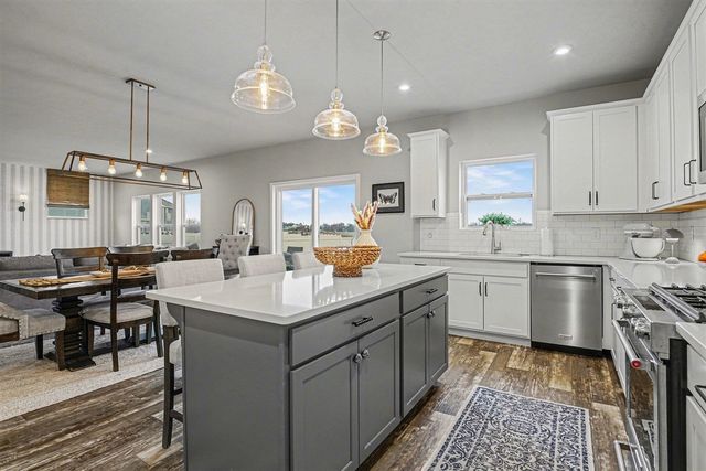 6106 Longhorn Trail, Stevensville, MI 49127