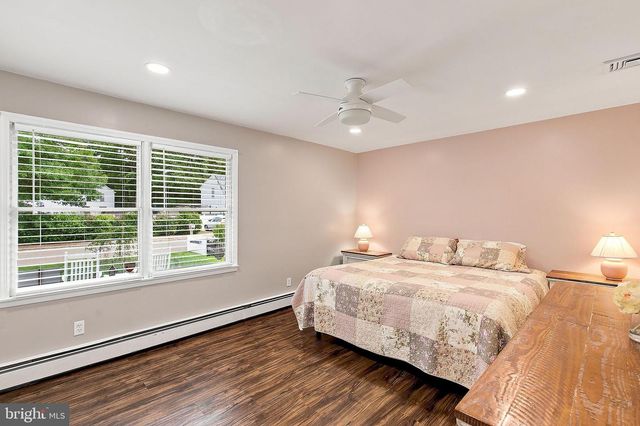 2215 LONGWOOD DR, Forked River, NJ 08731
