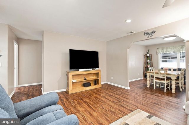 2215 LONGWOOD DR, Forked River, NJ 08731