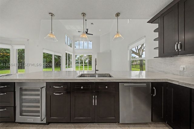 11406 Canyon Maple Blvd, Davie, FL 33330
