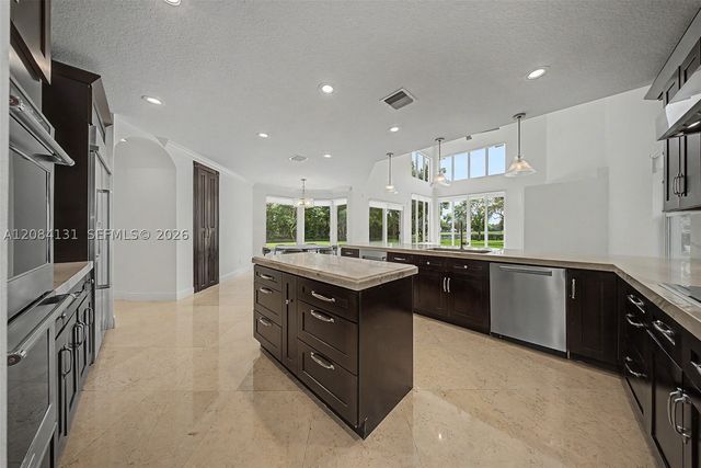 11406 Canyon Maple Blvd, Davie, FL 33330